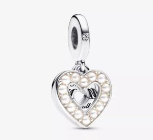 Charm Doble Corazon Perlado